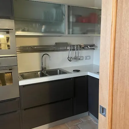 Al Centro Di 萨萨里